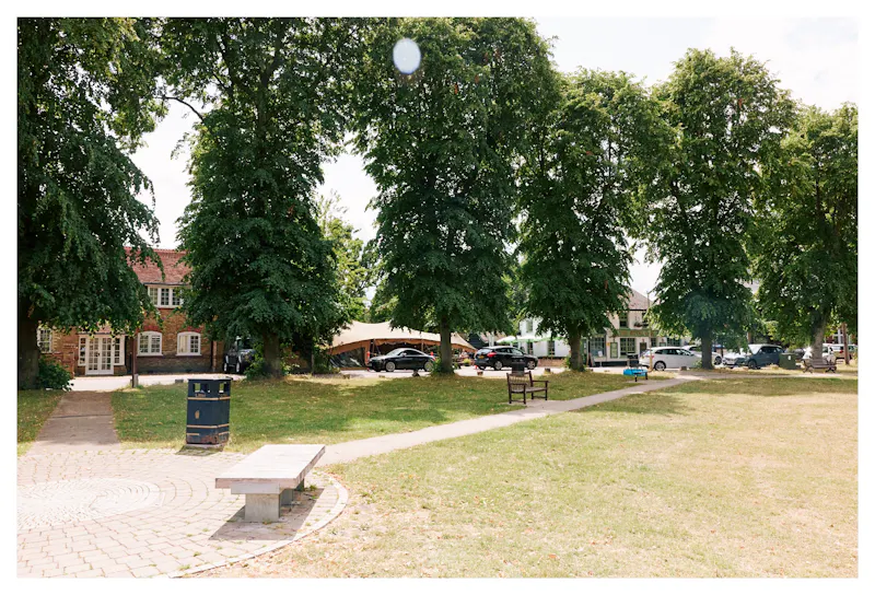 Large Watford Heath family home, D2751 (photo 55)