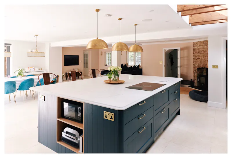 Open plan at Large Watford Heath family home, D2751 (photo 6)