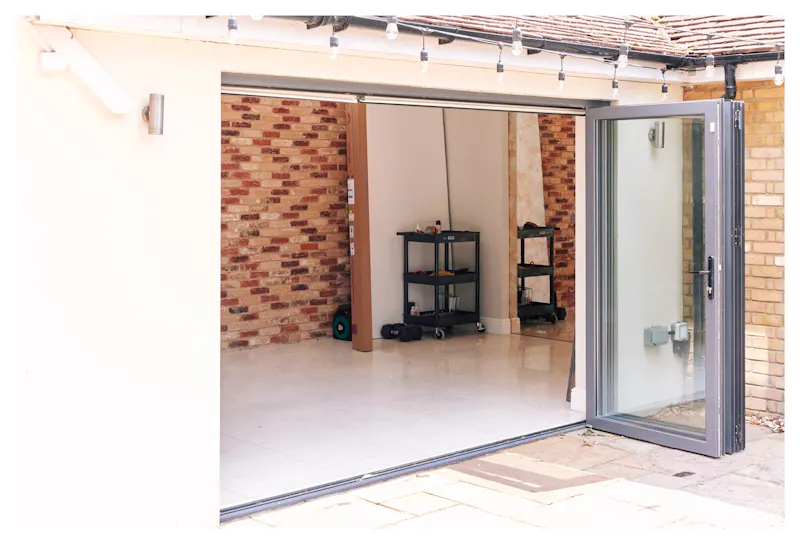 Large Watford Heath family home, D2751 (photo 22)