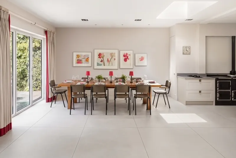 Dining room at Stylish Wandsworth family house, E346 (photo 4)