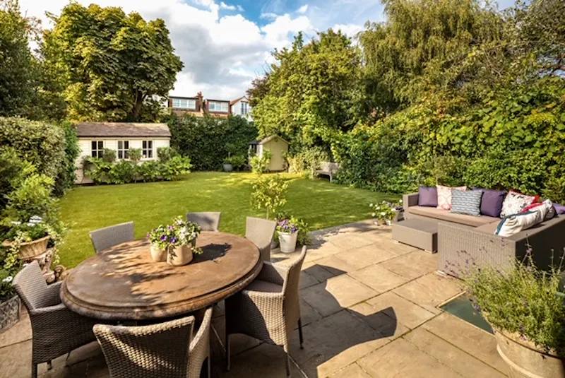 Garden at Stylish Wandsworth family house, E346 (photo 23)