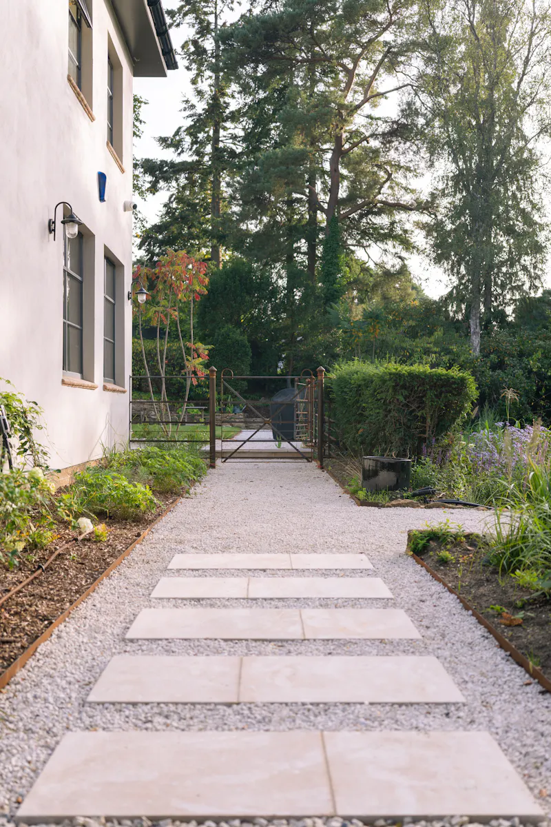 Modern Churt country house, D2758 (photo 64)
