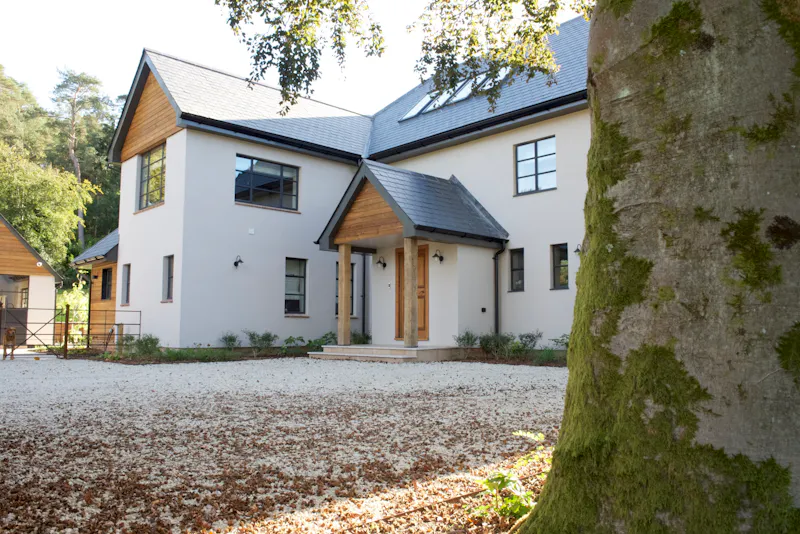 Modern Churt country house, D2758 (photo 1)