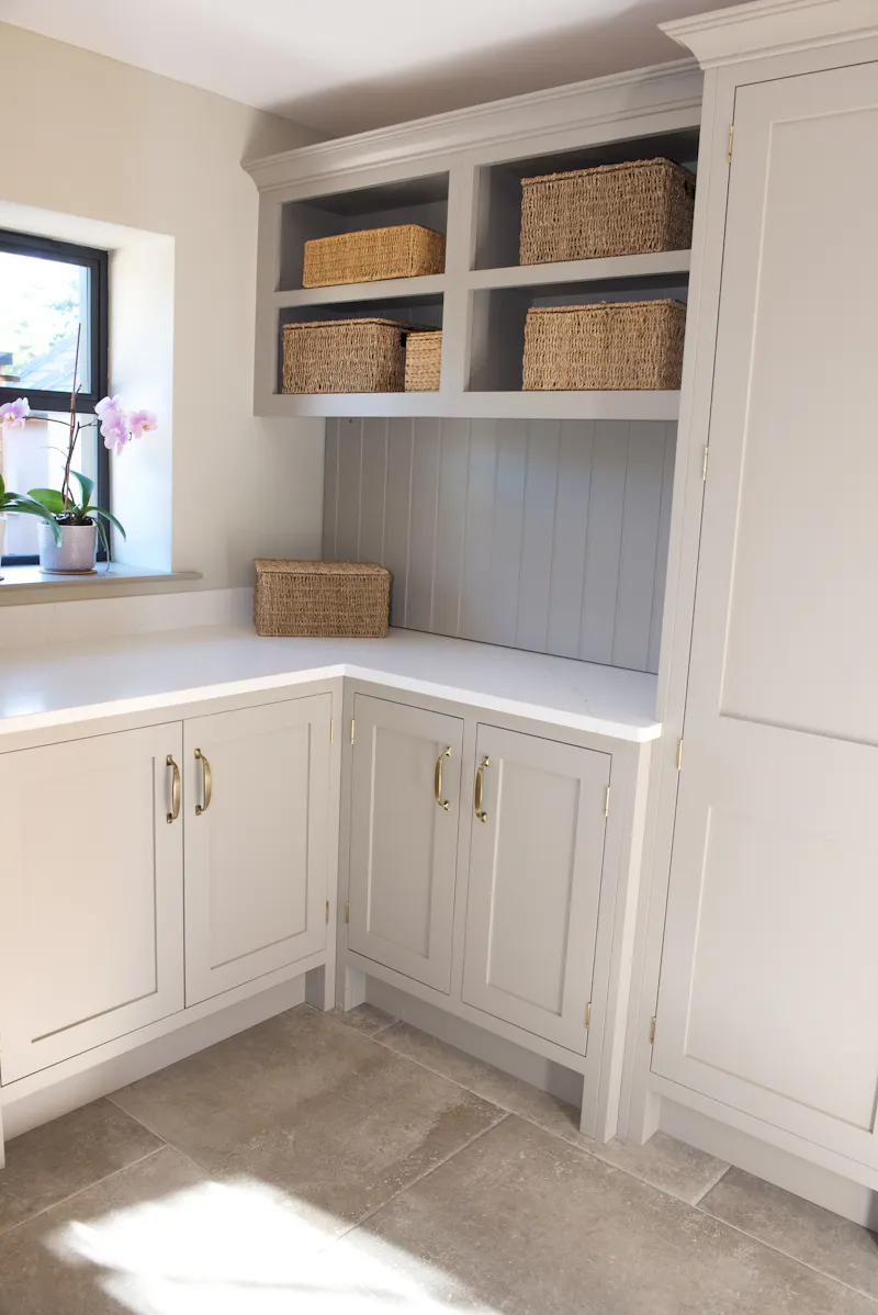 Utility room at Modern Churt country house, D2758 (photo 13)