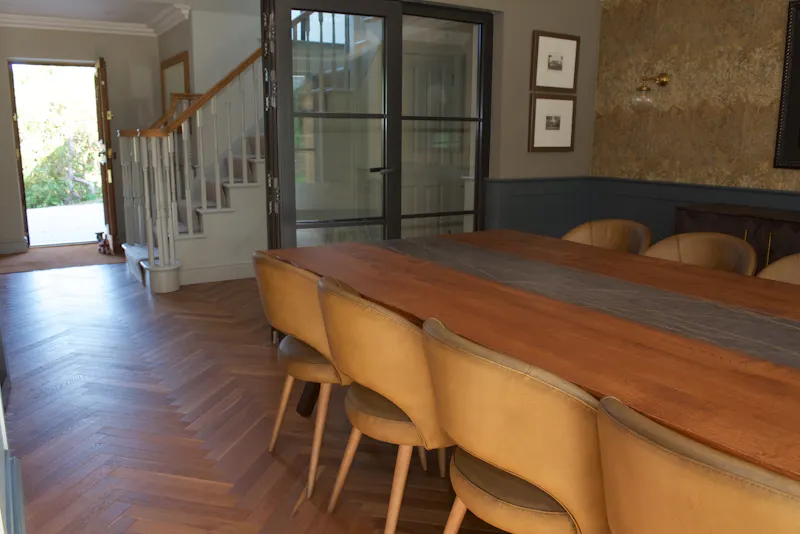Modern Churt country house, D2758 (photo 9)