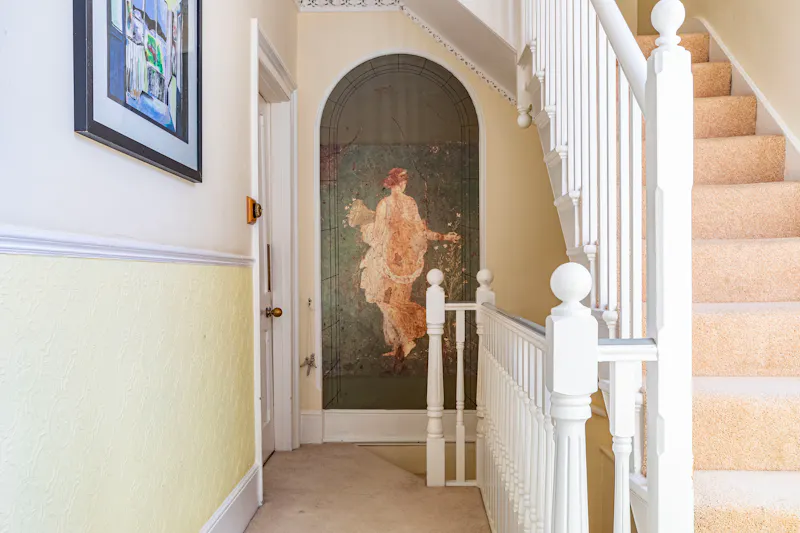 Landing at Dorking Country House, B2033 (photo 13)
