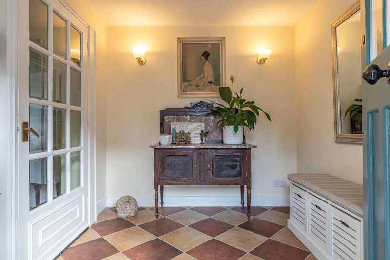 Floor - tiled at Dorking Country House, B2033 (photo 2)