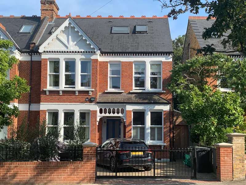 Driveway at Edwardian semi in Clapham, E549 (photo 1)