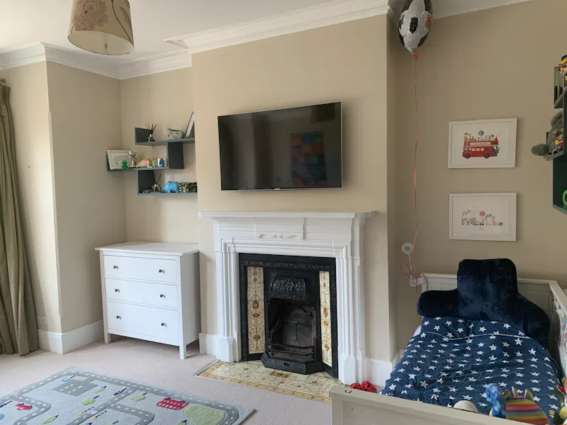 Bedroom - child's at Edwardian semi in Clapham, E549 (photo 18)