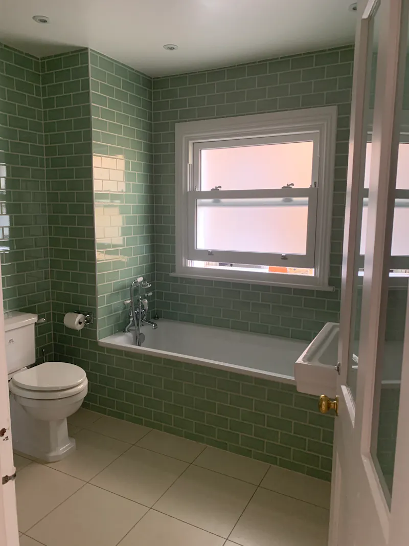 Bathroom at Edwardian semi in Clapham, E549 (photo 9)