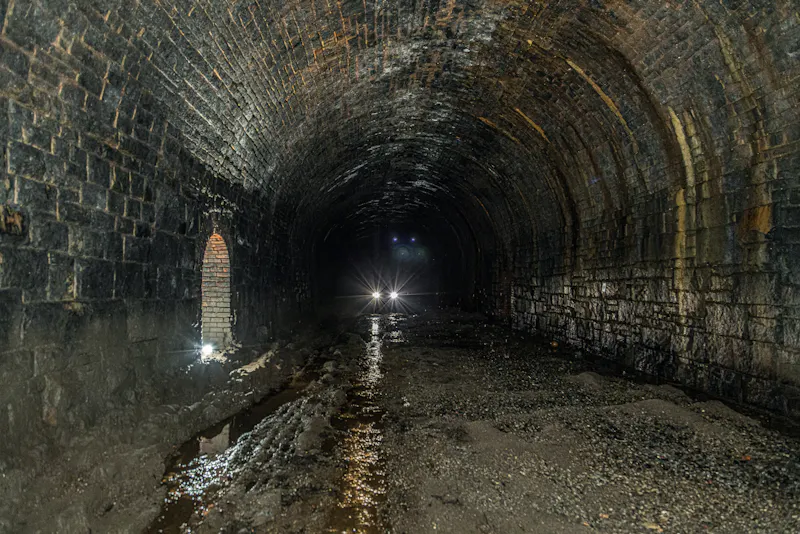 Derelict Yorkshire Tunnel, Q157 (photo 4)