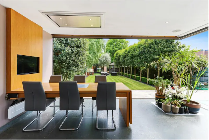 Dining room at Ealing Common detached home, B2034 (photo 3)