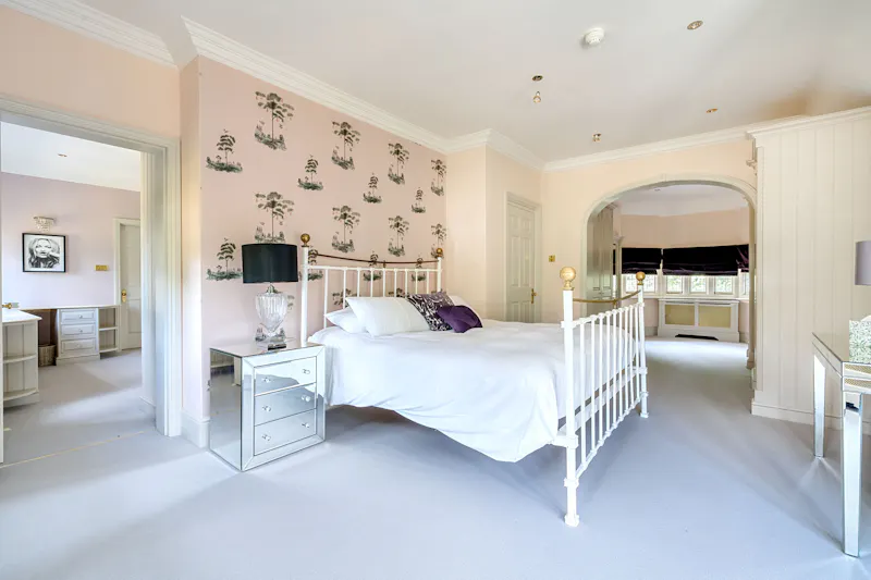Bedroom at Vacant modern Ascot pool house , M345 (photo 15)