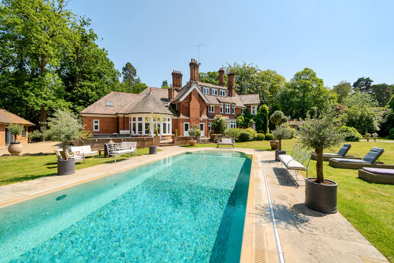 Vacant modern Ascot pool house , M345 (photo 27)