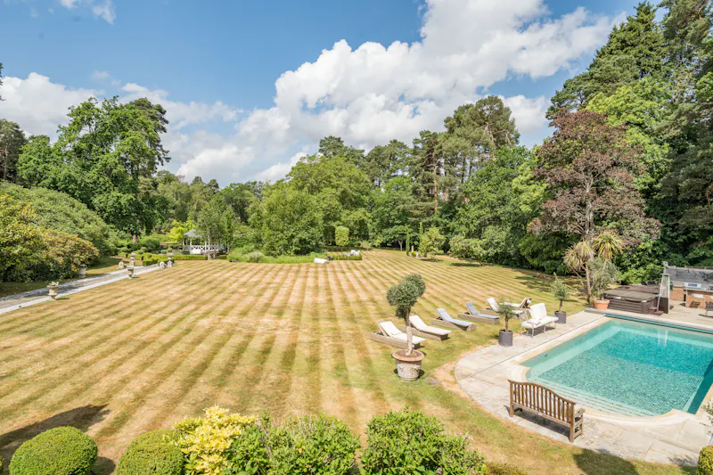 Vacant modern Ascot pool house , M345 (photo 25)