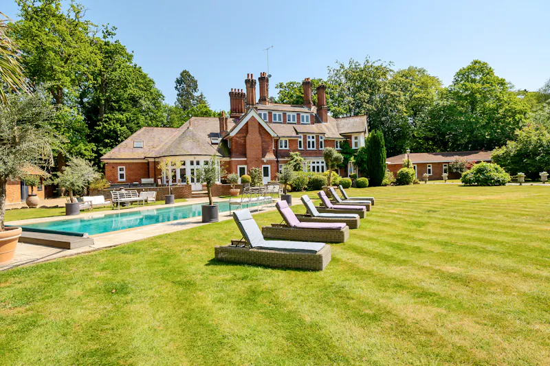Vacant modern Ascot pool house , M345 (photo 31)