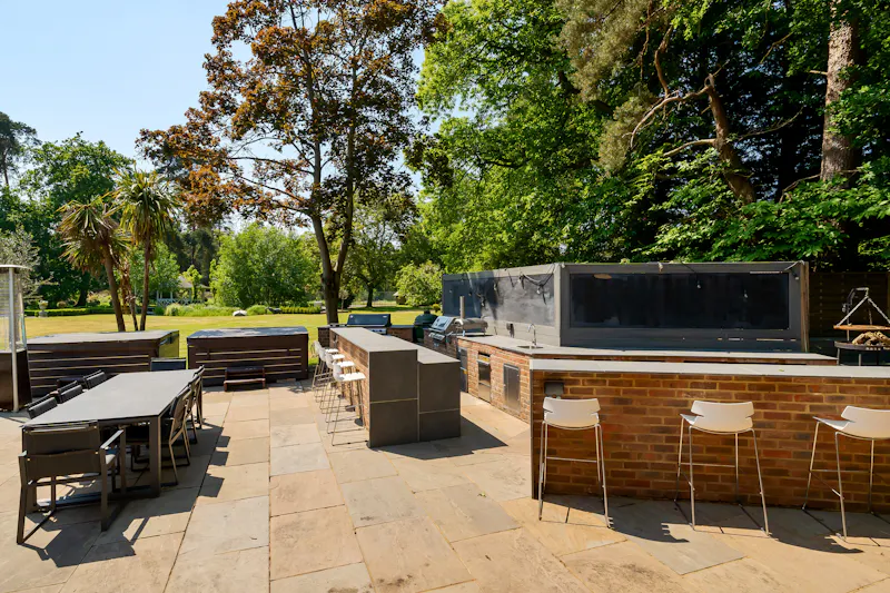 Terrace/Patio at Vacant modern Ascot pool house , M345 (photo 24)