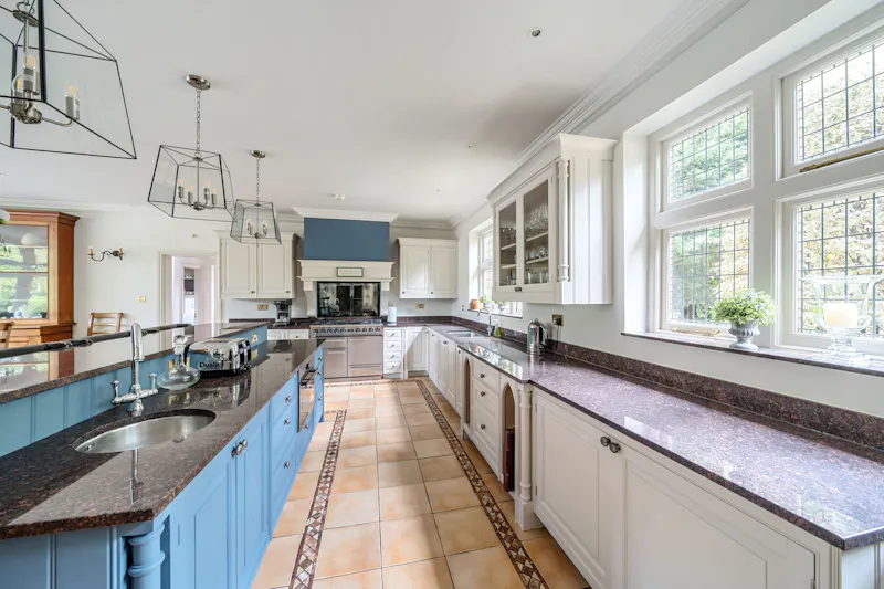 Vacant modern Ascot pool house , M345 (photo 12)