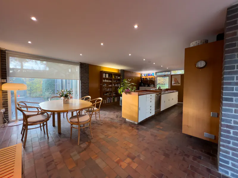 Floor - tiled at Mid-century Wiltshire Retreat, K499 (photo 4)