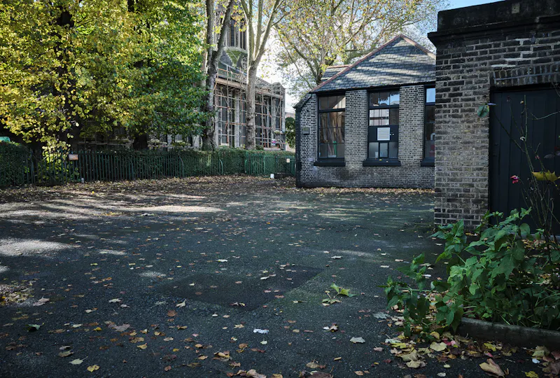 Neo-Gothic Shoreditch Studio, N550 (photo 48)