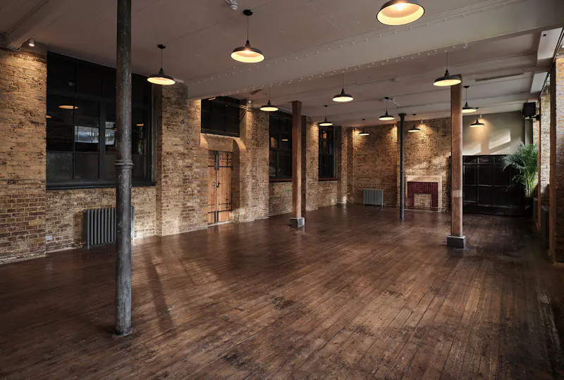 Neo-Gothic Shoreditch Studio, N550 (photo 5)