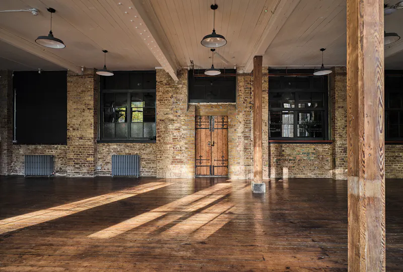 Neo-Gothic Shoreditch Studio, N550 (photo 10)