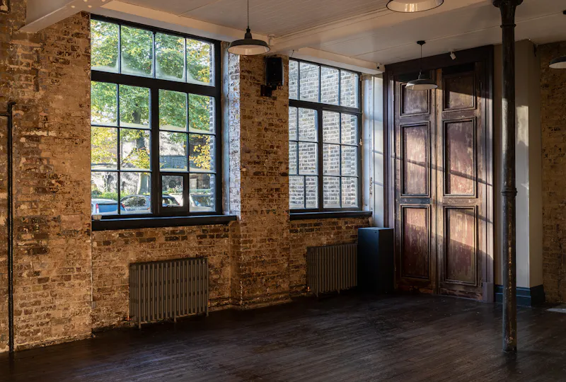 Neo-Gothic Shoreditch Studio, N550 (photo 8)