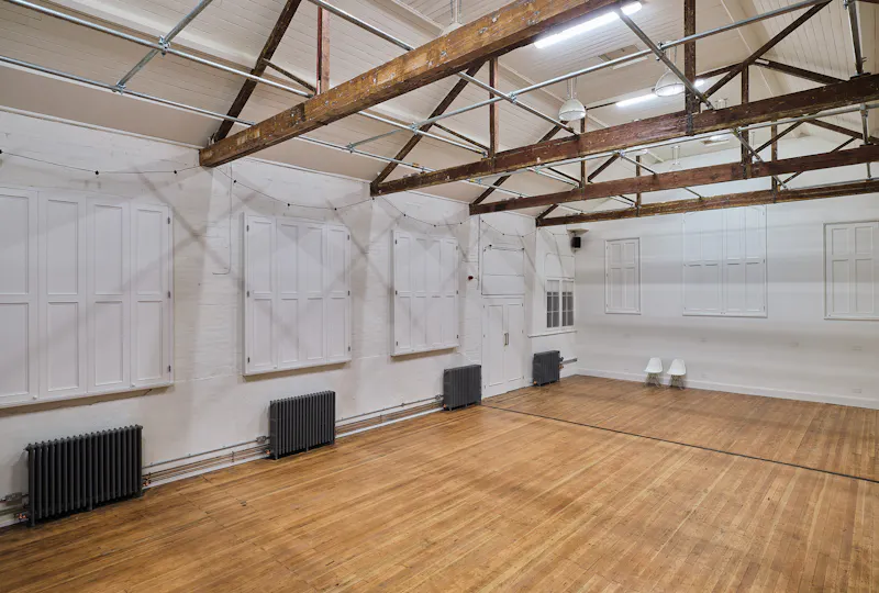 Neo-Gothic Shoreditch Studio, N550 (photo 19)