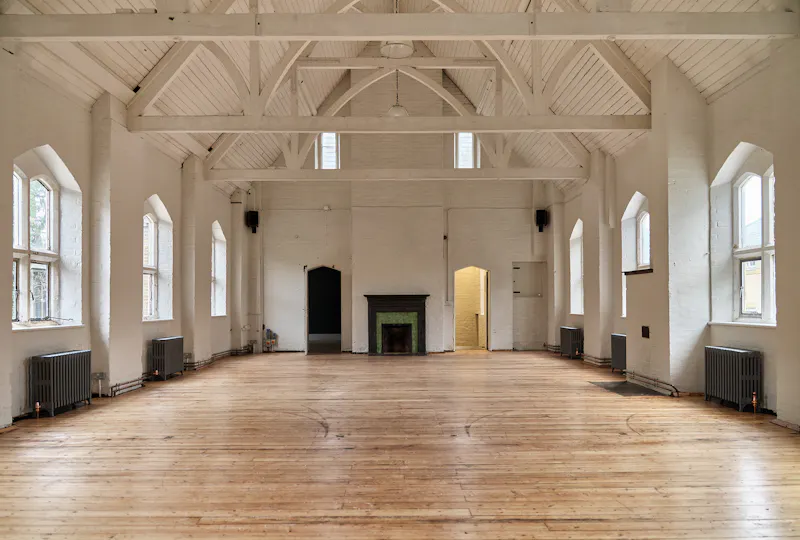 Neo-Gothic Shoreditch Studio, N550 (photo 24)