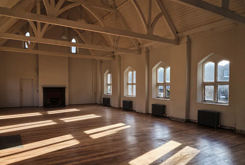 Neo-Gothic Shoreditch Studio, N550 (photo 26)
