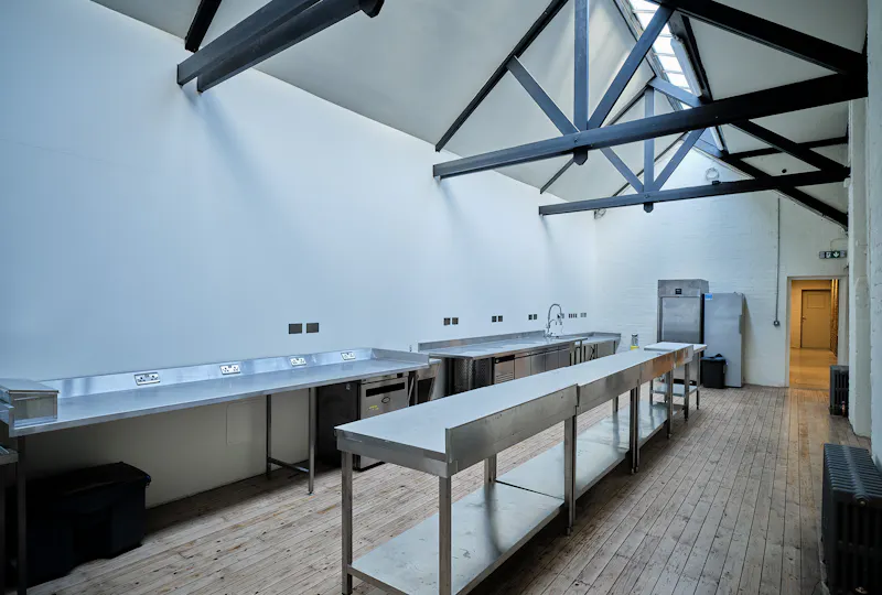 Beams at Neo-Gothic Shoreditch Studio, N550 (photo 29)