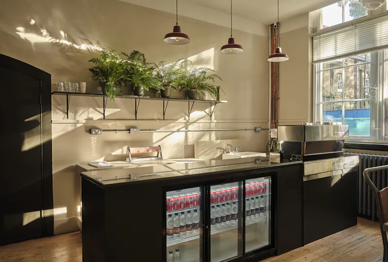 Bar at Neo-Gothic Shoreditch Studio, N550 (photo 27)