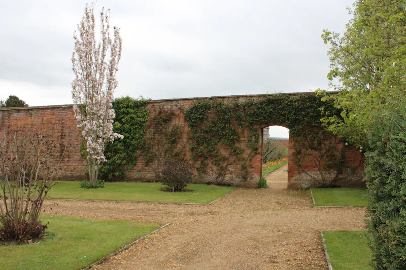 Calne country house & gardens, A45 (photo 31)
