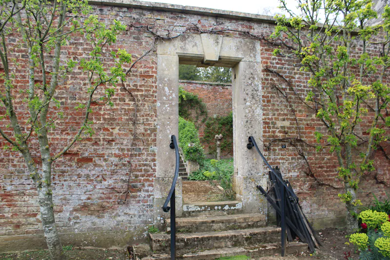 Calne country house & gardens, A45 (photo 33)