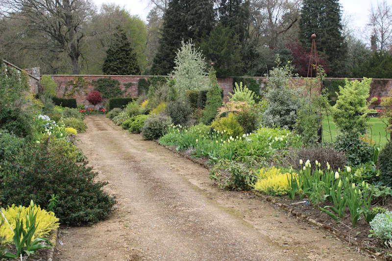 Calne country house & gardens, A45 (photo 37)
