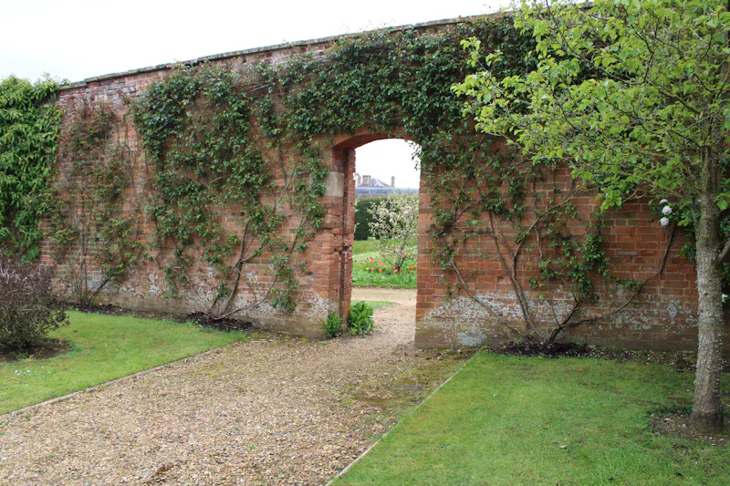 Calne country house & gardens, A45 (photo 38)