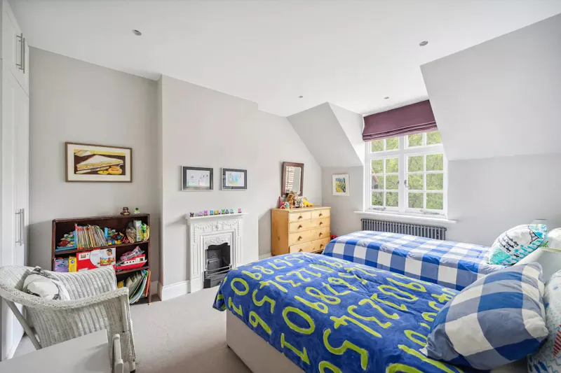 Bedroom at Victorian semi in Bedford Park, E528 (photo 16)