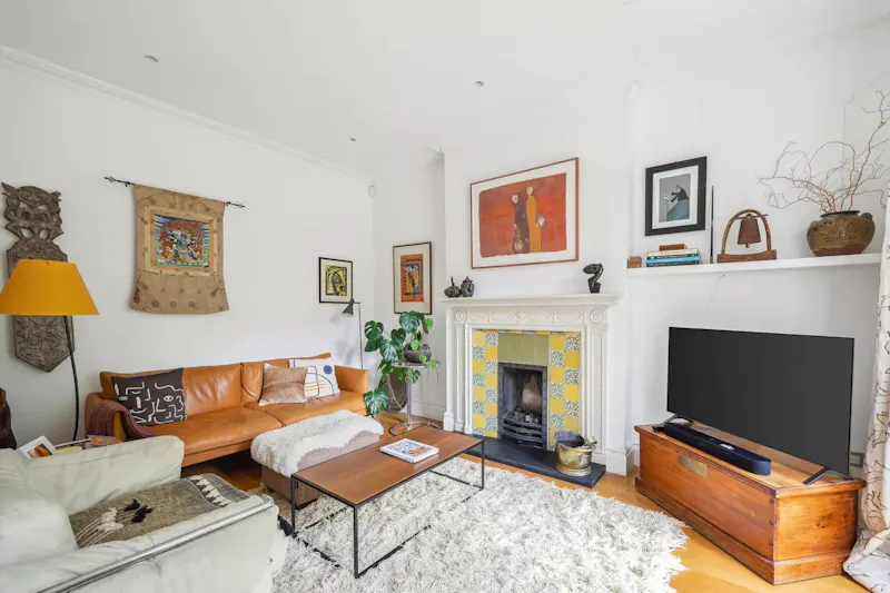 Living Room at Victorian semi in Bedford Park, E528 (photo 5)