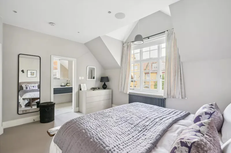 Bedroom at Victorian semi in Bedford Park, E528 (photo 14)