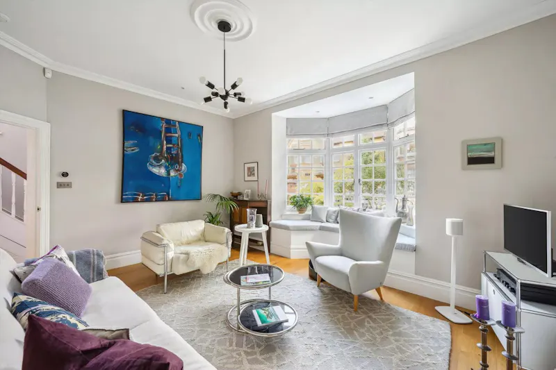 Living Room at Victorian semi in Bedford Park, E528 (photo 4)