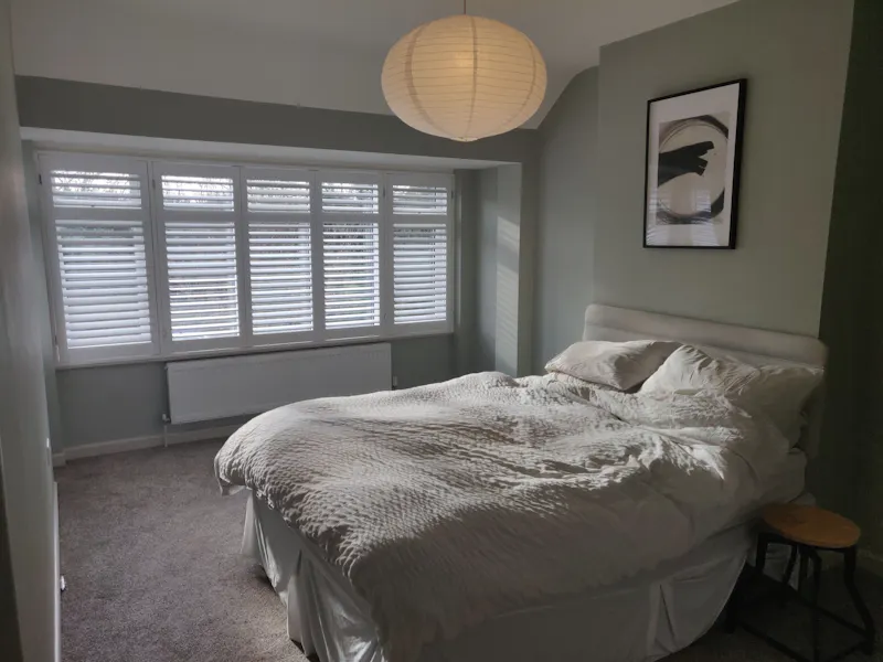 Bedroom at Hanwell family home, D2757 (photo 17)