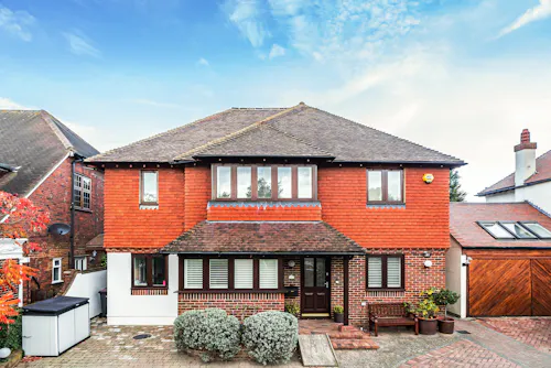 Suburban Beckenham house, D2760