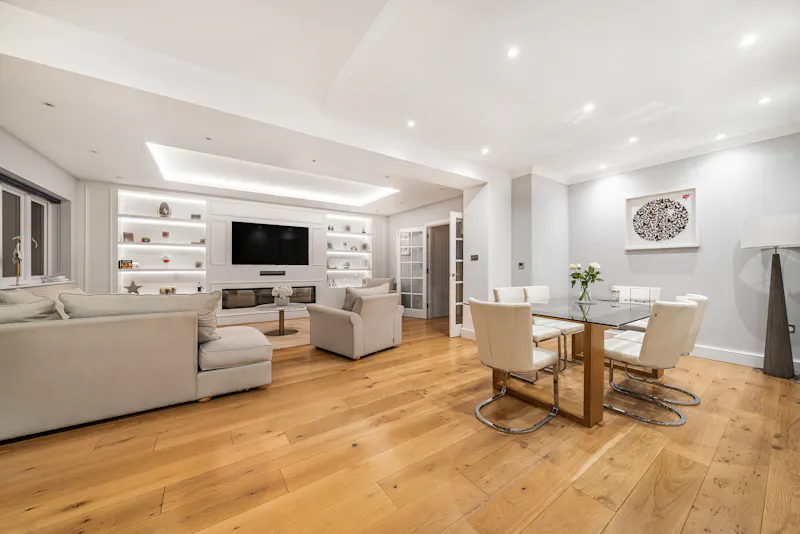 Open plan at Suburban Beckenham house, D2760 (photo 4)