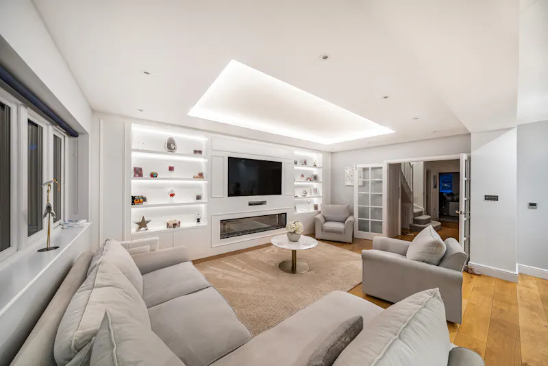 Living Room at Suburban Beckenham house, D2760 (photo 2)