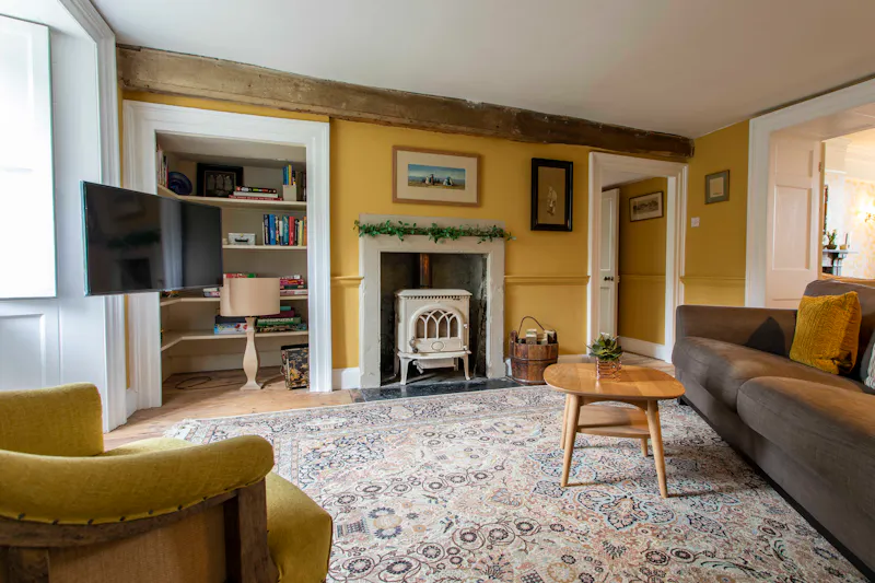 Beams at Stunning Bath Farmhouse, A1620 (photo 4)