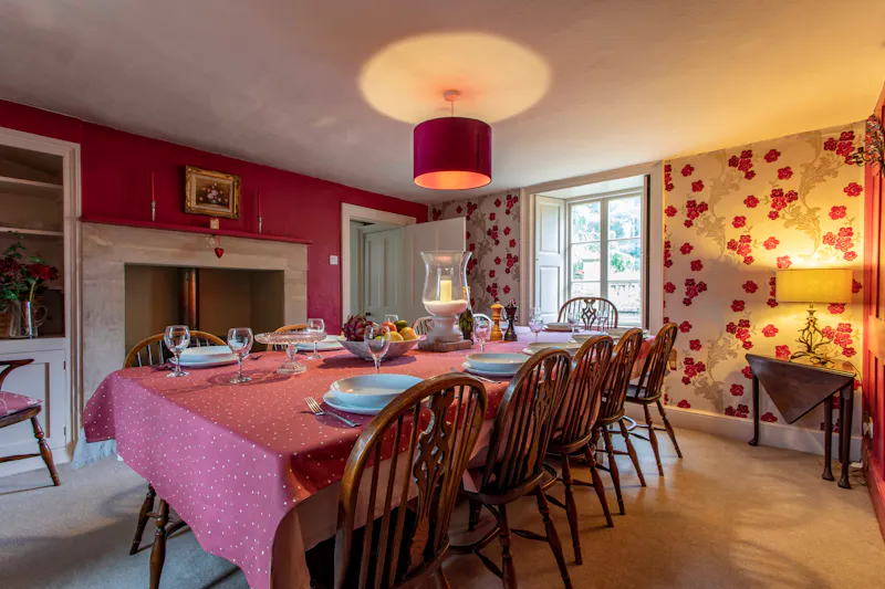 Wallpaper at Stunning Bath Farmhouse, A1620 (photo 6)