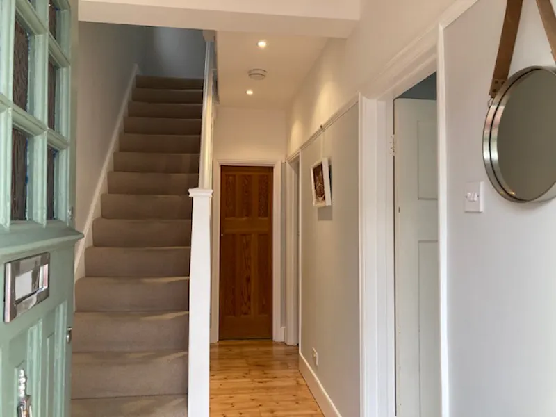 Staircase at 1930's semi in Hanwell , D2759 (photo 2)