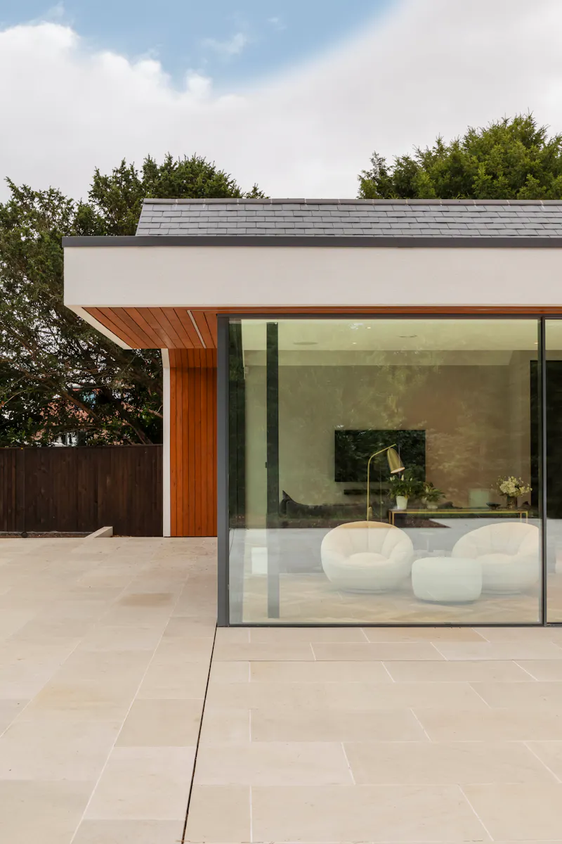 Luxury Esher modern home, K500 (photo 17)