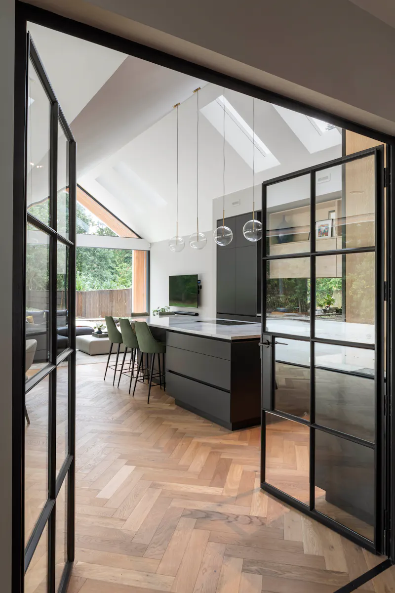 Luxury Esher modern home, K500 (photo 9)
