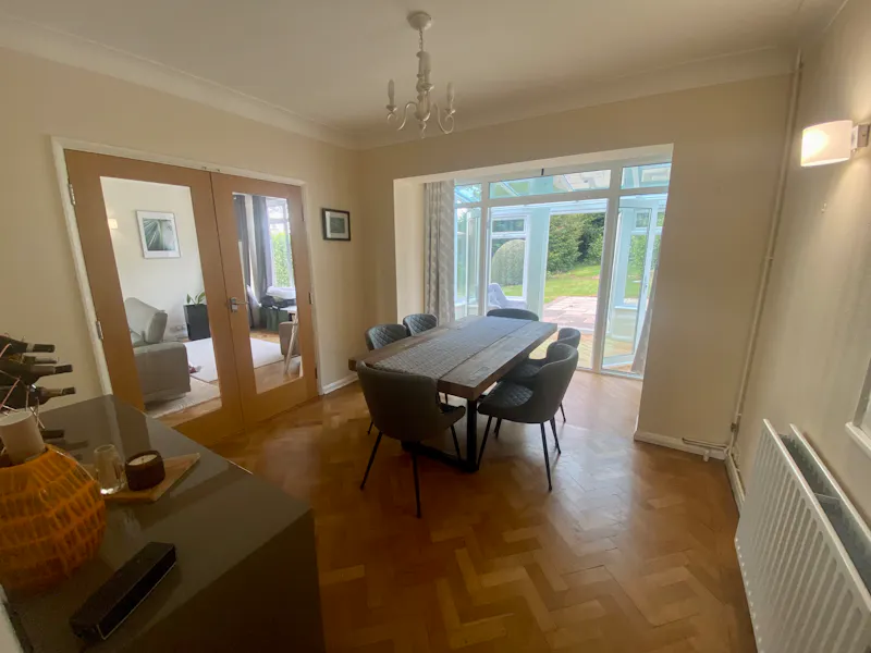 French doors at Coulsdon 1950s Suburban house, D2761 (photo 11)